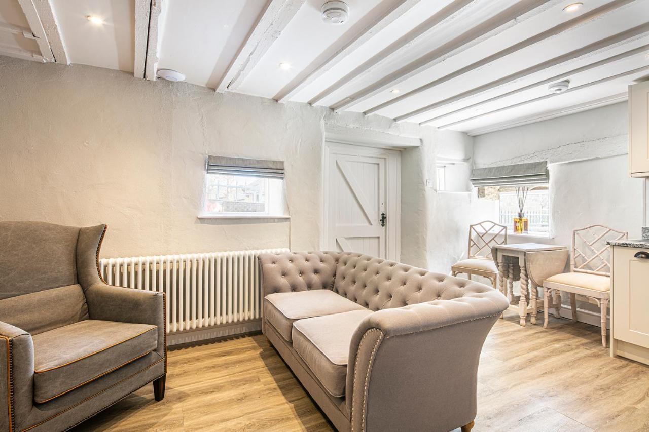 The Artists Loft - A Superb Cottage Sensitively Converted From A Grade II Listed 17Th Century Building Bakewell Exterior photo