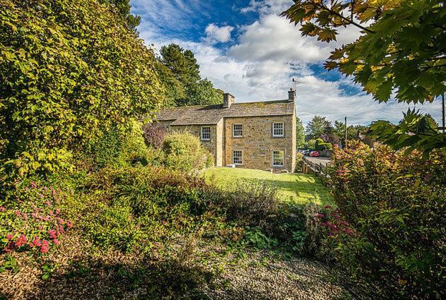 The Artists Loft - A Superb Cottage Sensitively Converted From A Grade II Listed 17Th Century Building Bakewell Exterior photo